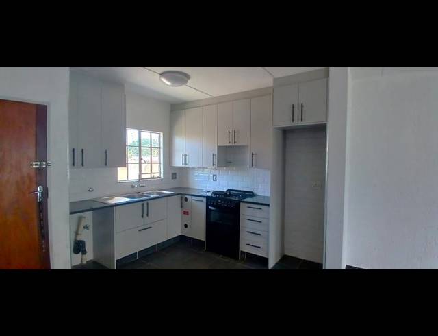 3 BEDROOM TOWNHOUSE FOR SALE IN BARTLETT